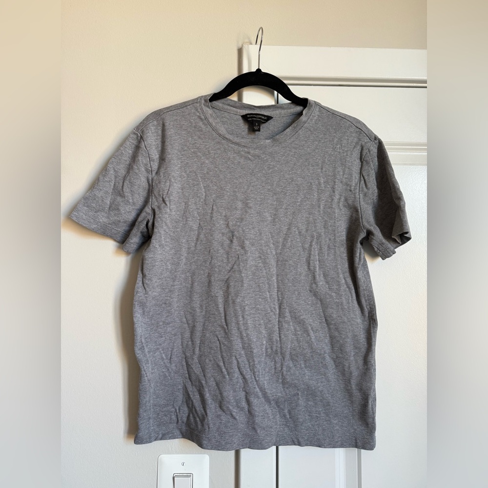 Banana Republic Factory Gray Short Sleeve Tee